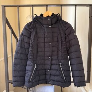 Bernardo Packable Puffer Jacket Hooded in Black Size PS